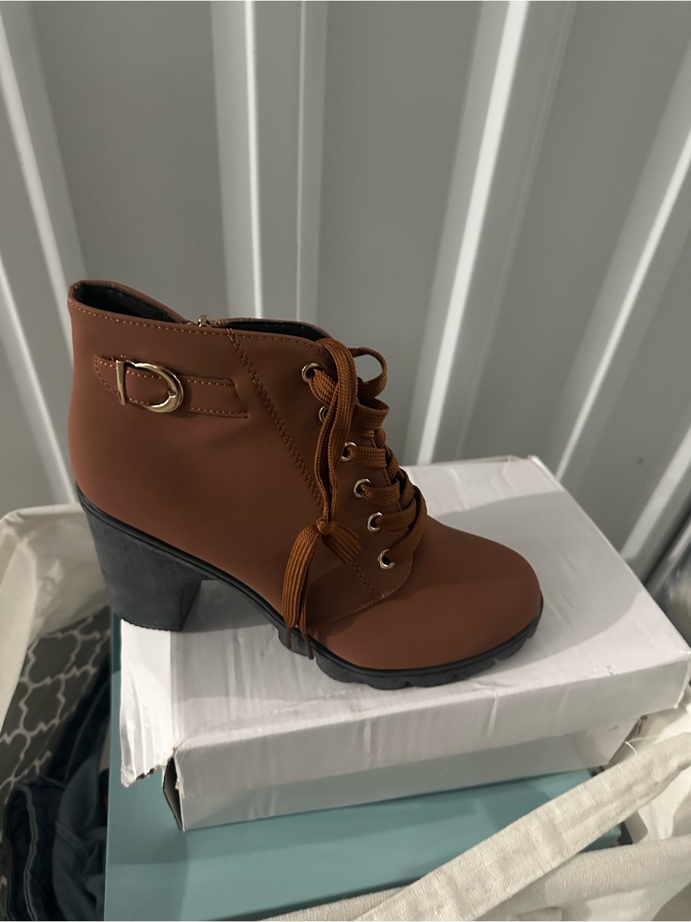 Women's Tan Lace-Up Block Heel Ankle Boots